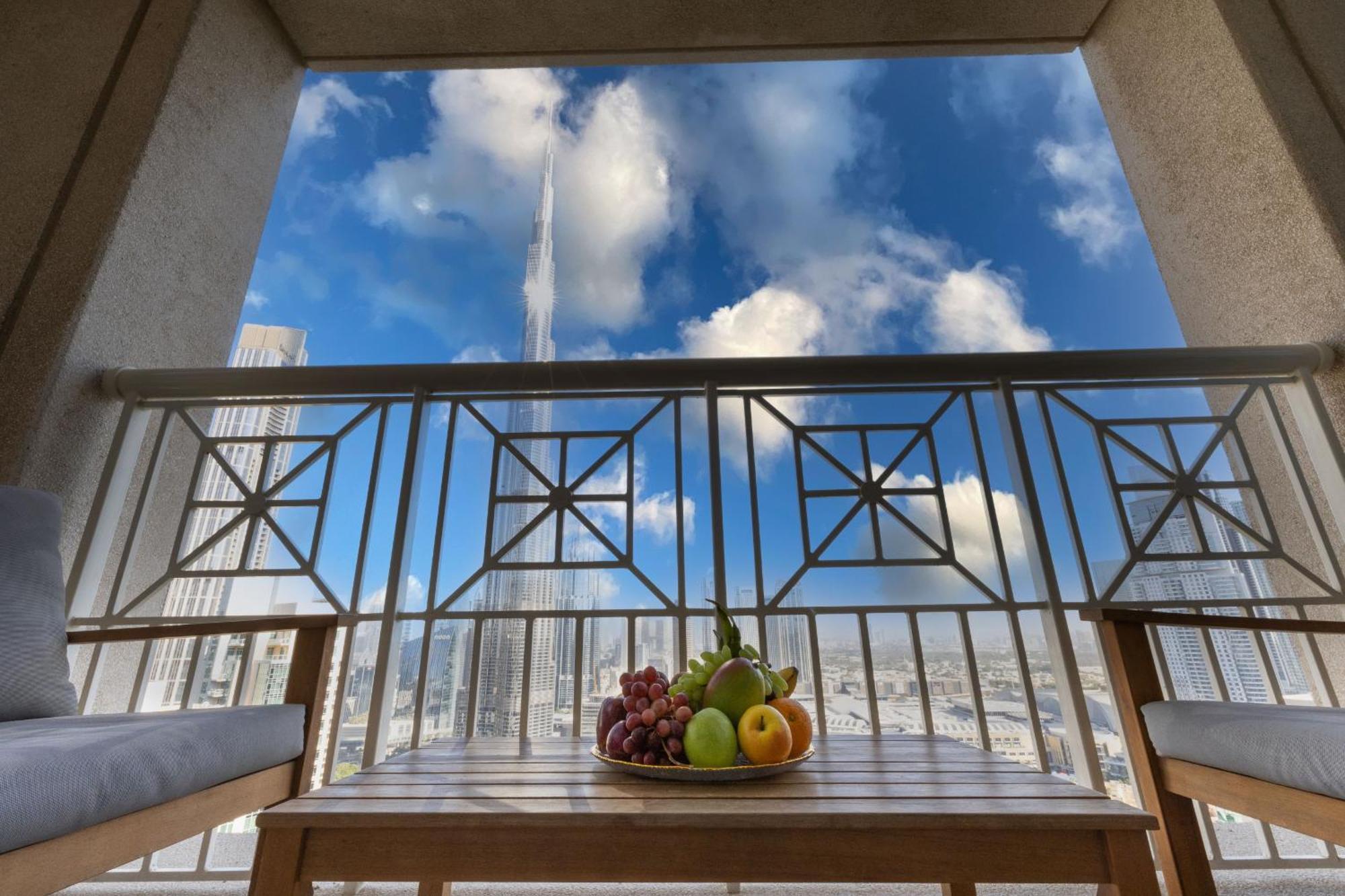 Signature Burj Khalifa View Residence Dubai Esterno foto